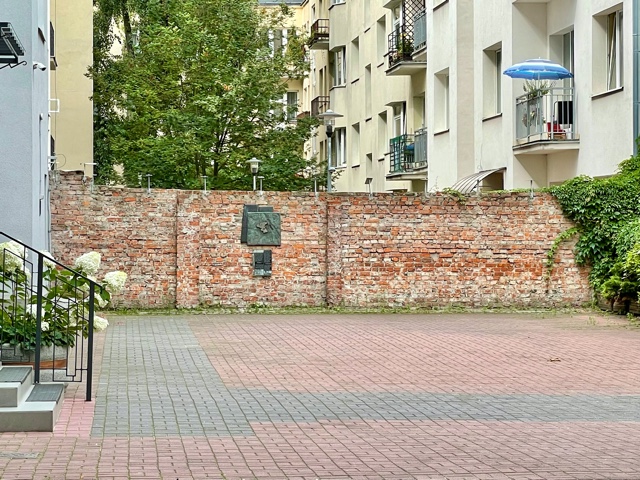 Fragmenty zdi ghetta ve Varšavě 